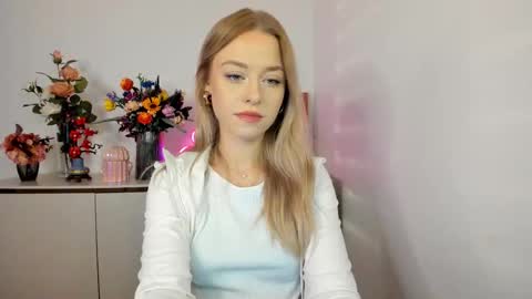 Snapshot of perfectxcindy chatting on 11.06.25 Cindy online show from 11.06.25