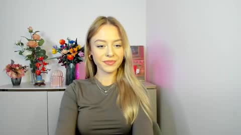 Snapshot of perfectxcindy chatting on 11.11.25 Cindy online show from 11.11.25