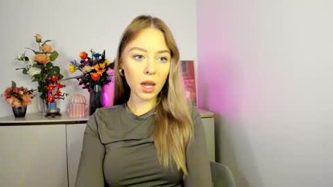 Snapshot of perfectxcindy chatting on 11.18.25 Cindy online show from 11.18.25