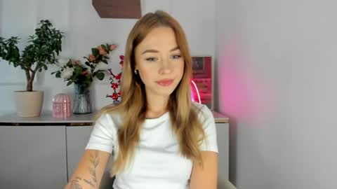 Snapshot of perfectxcindy chatting on 07.15.26 Cindy online show from 07.15.26