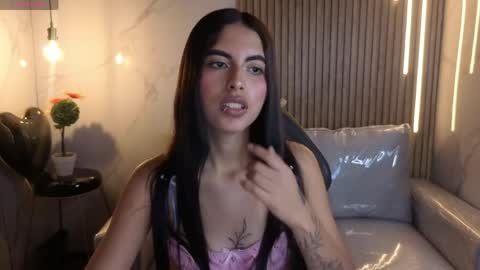 perla_lovely online show from 04.25.26
