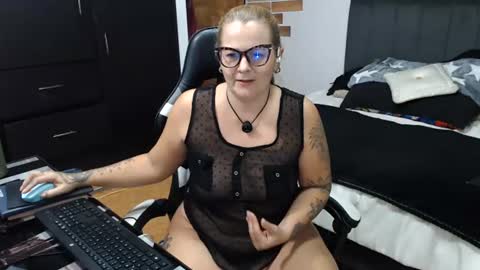 Snapshot of perlagoloza05 chatting on 07.15.26 goloza online show from 07.15.26