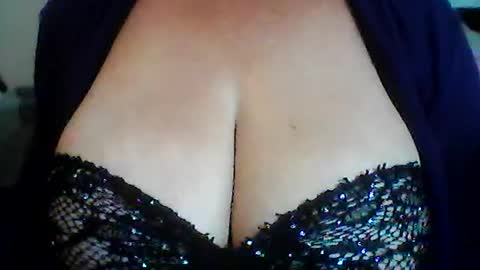 perlita070822 online show from 06.25.26
