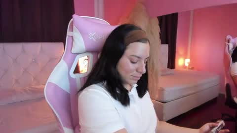 Snapshot of persefone_saira chatting on 05.27.26 Marie online show from 05.27.26