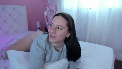 Snapshot of persefone_saira chatting on 06.15.26 Marie online show from 06.15.26