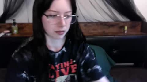 Snapshot of persephones_garden chatting on 11.19.25 Persephone online show from 11.19.25