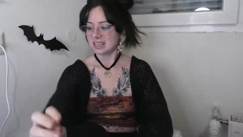 Snapshot of persephones_garden chatting on 12.05.25 Persephone online show from 12.05.25