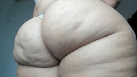 Snapshot of pervertt_mommy chatting on 02.08.26 Alexandra online show from 02.08.26