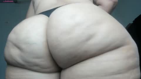 Snapshot of pervertt_mommy chatting on 02.24.26 Alexandra online show from 02.24.26