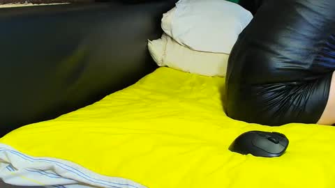 peter196888 online show from 10.25.25