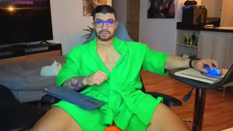 Snapshot of peterjack7 chatting on 11.11.25 Peter Jack online show from 11.11.25