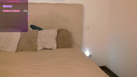 Peters Emily online show from 04.25.26