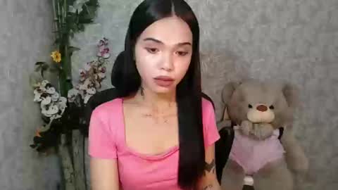 Snapshot of petite_angelx chatting on 01.22.25 angel online show from 01.22.25
