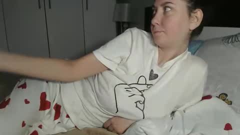 Snapshot of petite_danielle chatting on 11.08.25 petite_danielle online show from 11.08.25