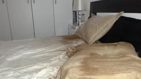 Snapshot of petite_danielle chatting on 11.27.25 petite_danielle online show from 11.27.25