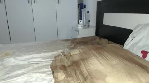 Snapshot of petite_danielle chatting on 02.19.26 petite_danielle online show from 02.19.26