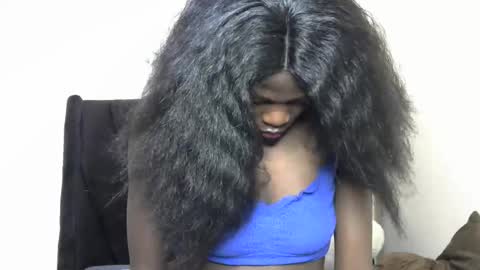 Snapshot of petite_lavi2 chatting on 02.15.25 petite_lavi2 online show from 02.15.25