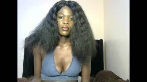 Snapshot of petite_lavi2 chatting on 02.17.25 petite_lavi2 online show from 02.17.25