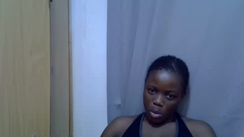 Snapshot of petite_melan chatting on 09.15.25 petite_melan online show from 09.15.25