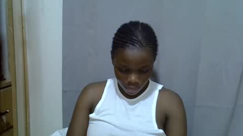 Snapshot of petite_melan chatting on 09.18.25 petite_melan online show from 09.18.25