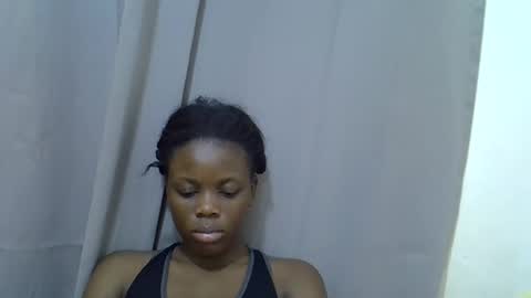 Snapshot of petite_melan chatting on 09.25.25 petite_melan online show from 09.25.25