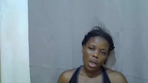 Snapshot of petite_melan chatting on 09.25.25 petite_melan online show from 09.25.25