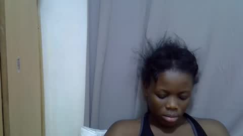 Snapshot of petite_melan chatting on 10.01.25 petite_melan online show from 10.01.25