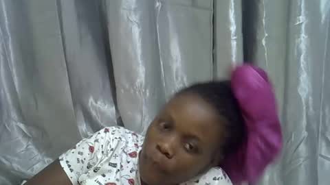 Snapshot of petite_melan chatting on 10.20.25 petite_melan online show from 10.20.25