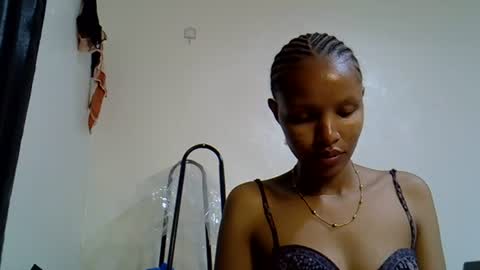 Snapshot of petite_melinda chatting on 06.18.26 petite_melinda online show from 06.18.26
