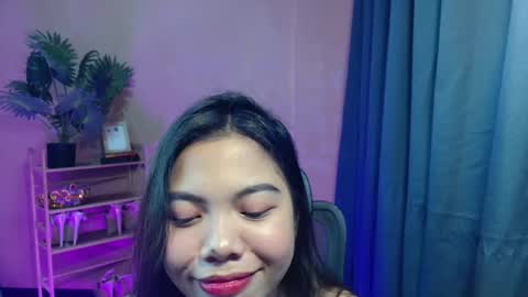 Snapshot of petite_novy chatting on 03.08.25 Novy online show from 03.08.25