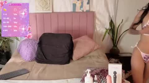 Snapshot of petite_pepper18 chatting on 06.17.26 petite_pepper18 online show from 06.17.26