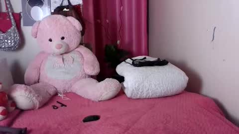 Snapshot of petite_princes chatting on 04.06.26 petite_princes online show from 04.06.26