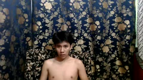 Snapshot of petiteasian_boy chatting on 06.13.26 cute vir online show from 06.13.26
