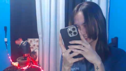 Snapshot of petitebigcock_69 chatting on 03.19.26 petitebigcock_69 online show from 03.19.26