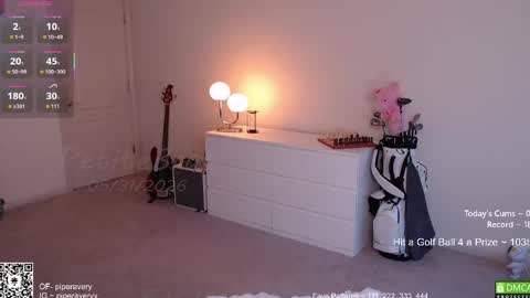 Snapshot of petitebrat chatting on 05.31.26 PiperAvery online show from 05.31.26