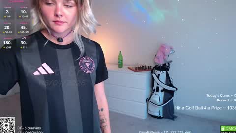 Snapshot of petitebrat chatting on 06.04.26 PiperAvery online show from 06.04.26