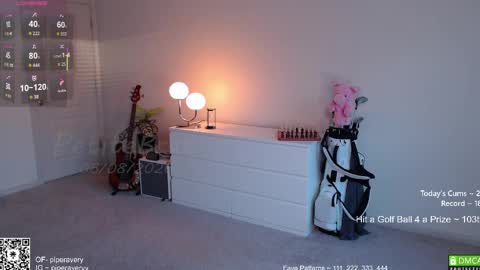Snapshot of petitebrat chatting on 06.09.26 PiperAvery online show from 06.09.26