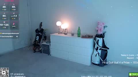 Snapshot of petitebrat chatting on 06.11.26 PiperAvery online show from 06.11.26