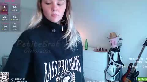 Snapshot of petitebrat chatting on 07.10.26 PiperAvery online show from 07.10.26