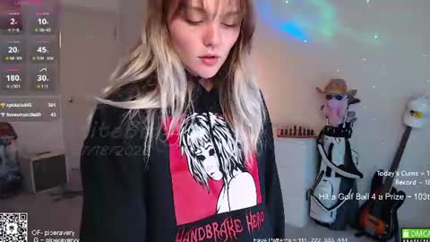 Snapshot of petitebrat chatting on 07.19.26 PiperAvery online show from 07.19.26