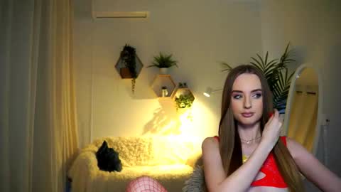 Petitegonwiild online show from 12.15.24