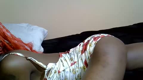 petitehunny online show from 04.25.26