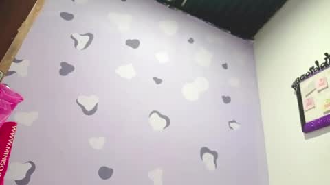 Snapshot of petiteivoryqueen chatting on 12.04.24 danna online show from 12.04.24