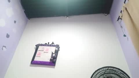 Snapshot of petiteivoryqueen chatting on 12.13.24 danna online show from 12.13.24