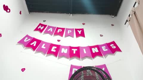 Snapshot of petiteivoryqueen chatting on 02.28.25 danna online show from 02.28.25