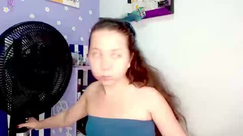 Snapshot of petiteivoryqueen chatting on 06.02.26 danna online show from 06.02.26