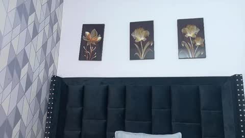 Snapshot of petitelittleebony chatting on 05.12.26 little sharon online show from 05.12.26
