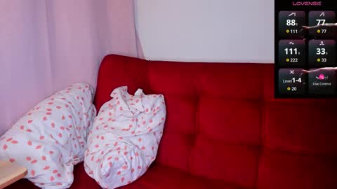 Snapshot of petitemuse chatting on 01.06.26 diana fansly petitemuse online show from 01.06.26