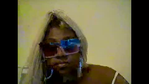 phattykakez29 online show from 10.21.25