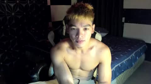 Snapshot of philhotbody chatting on 01.13.25 AJ online show from 01.13.25